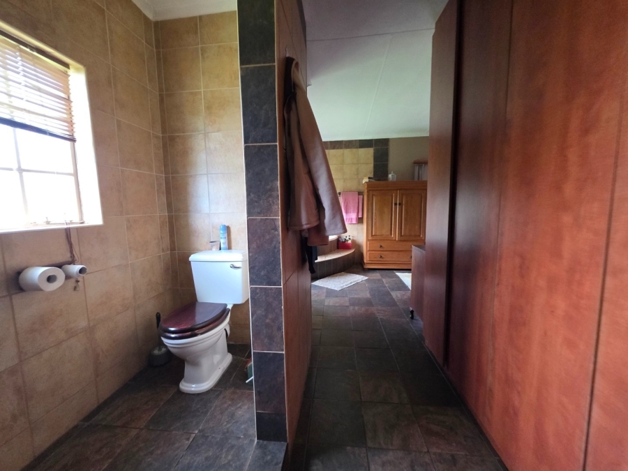 6 Bedroom Property for Sale in Olifantsnek North West